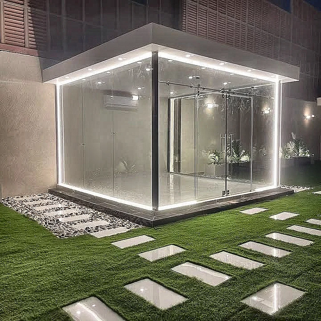 بعد التنفيذ - غرفة زجاجية خارجية بتشطيب فاخر في الرياض السعودية